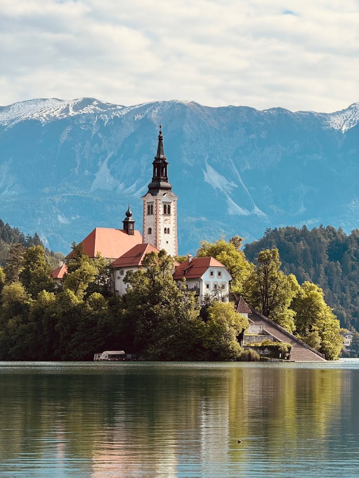 A picturesque view of Lake Bled with the Church of the Assumption on an island, Slovenia.